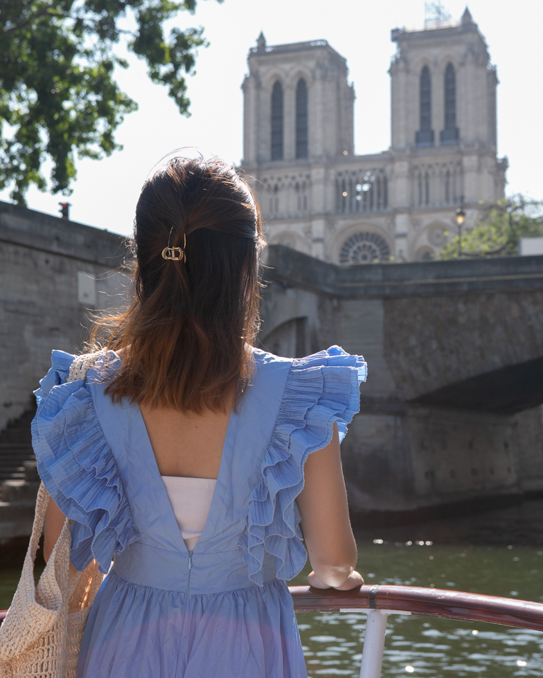 セーヌ川を優雅にプライベートヨットでクルーズ | O'Bon Paris | Easy